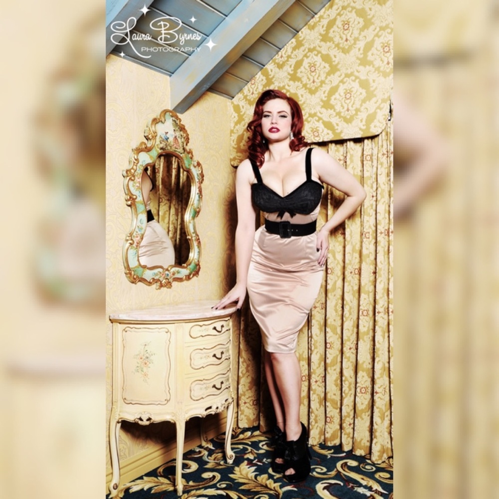 ❗️SOLD Deadly Dames Courtesan Dress❗️